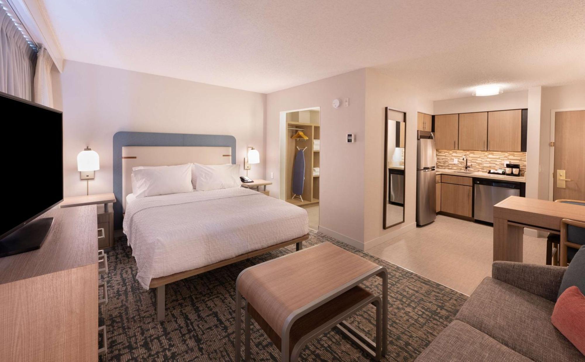 Homewood By Hilton Buckhead Pharr Road Hotel 3*