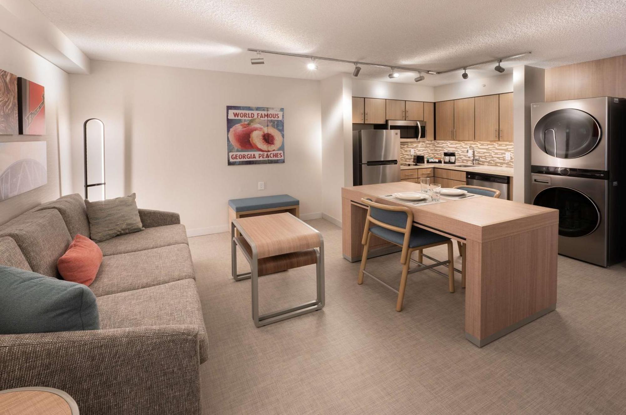Hotel Homewood By Hilton Buckhead Pharr Road 3*