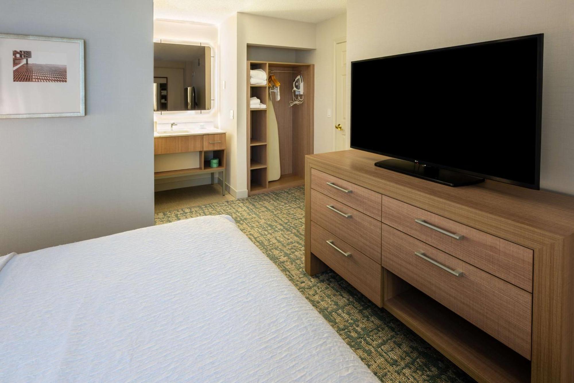 Hotel Homewood By Hilton Buckhead Pharr Road 3*
