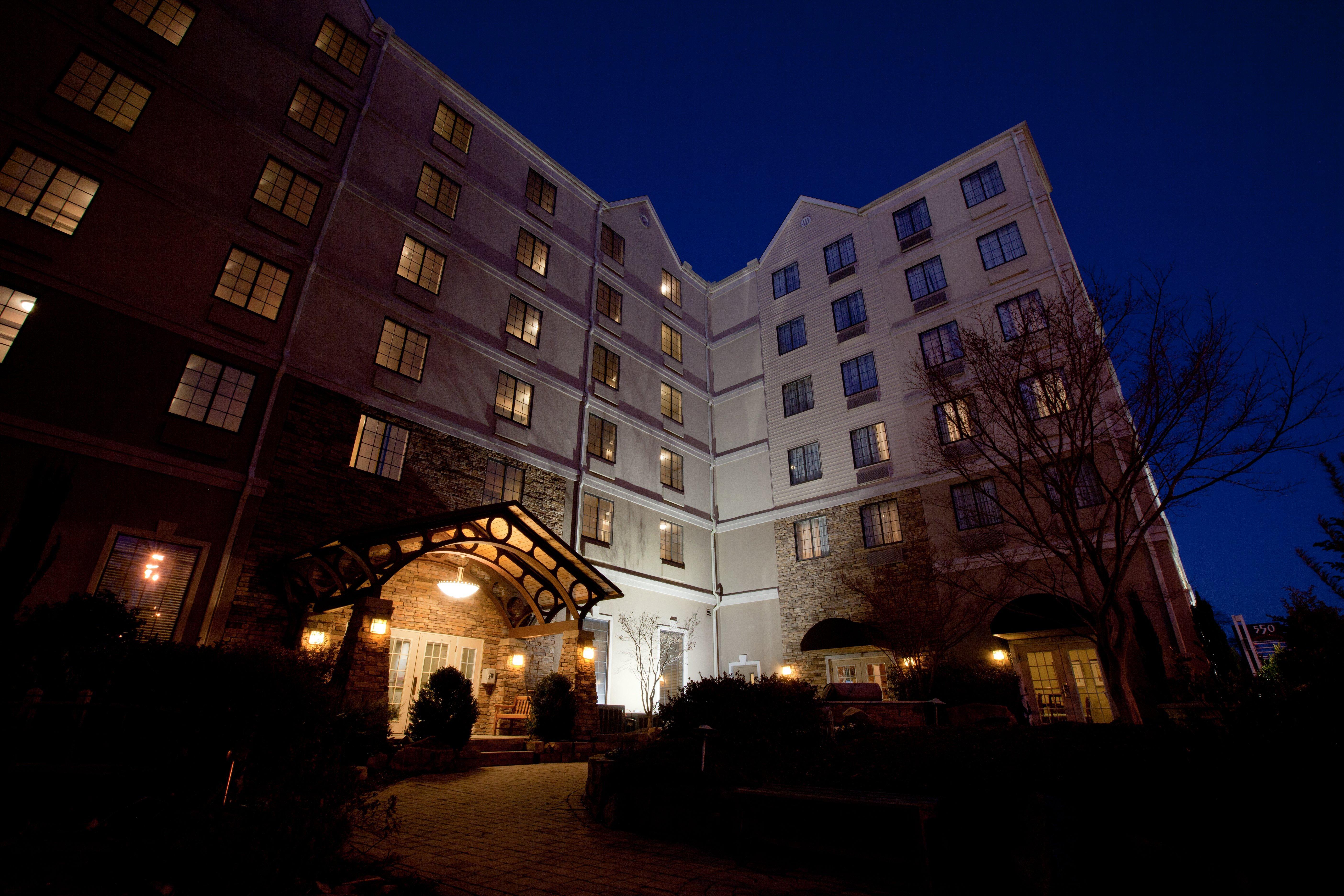 Hotel Homewood By Hilton Buckhead Pharr Road 3*